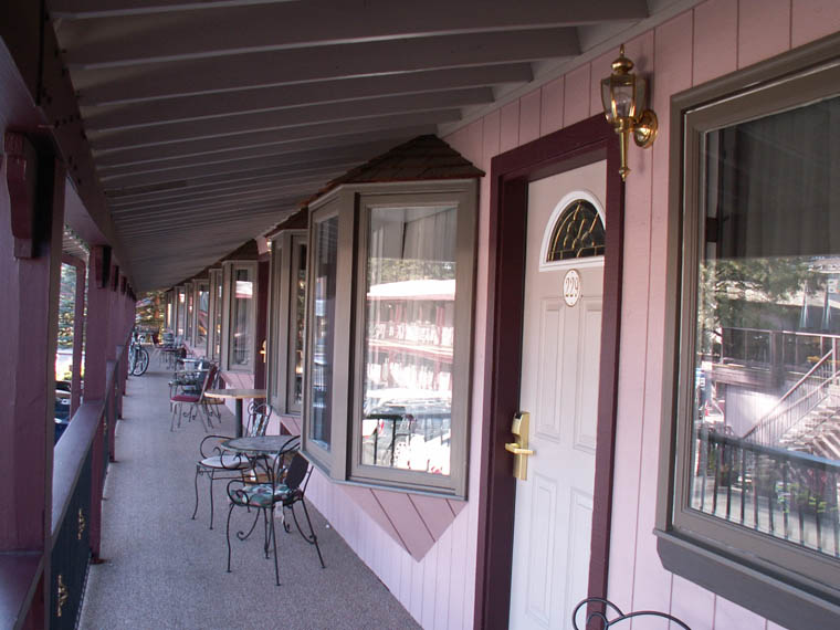 South Lake Tahoe Lodging - The Stardust Lodge